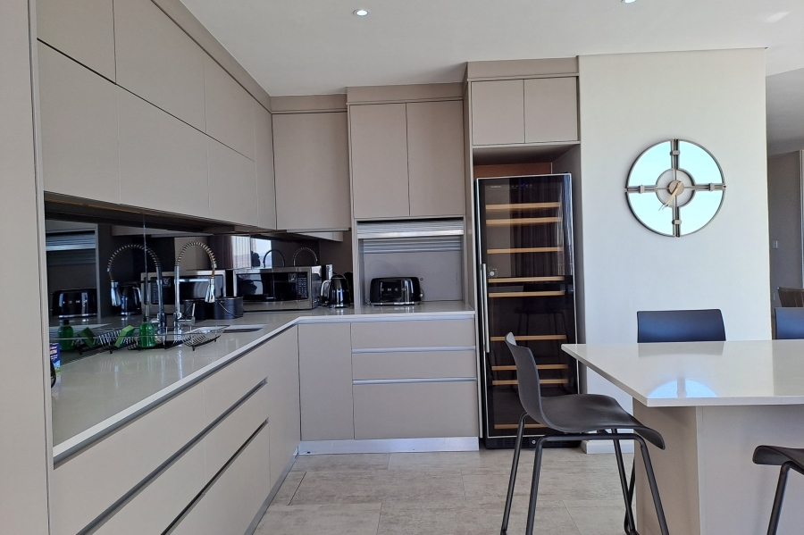 4 Bedroom Property for Sale in Beachfront Western Cape